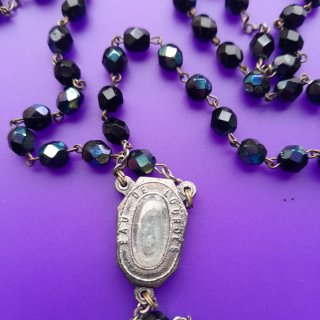 Rosario Negro, azul con Colgante de lourdes y Cruz