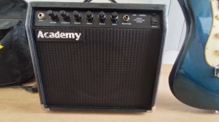 Ampli AXL-30WEA + Guitarra Eléctrica Stagg