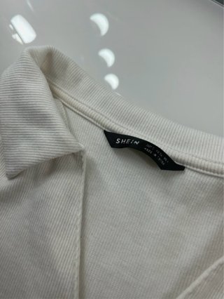 Top blanco cuello polo