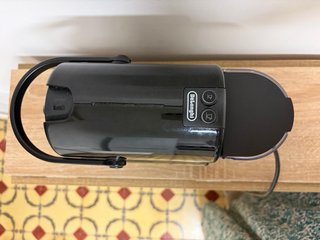 Cafetera Nespresso DeLonghi Negra