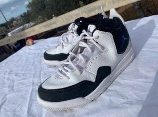 - Nike Air Max 270 talla 39 - Jordan talla 34