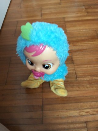 Muñeca Cry Babies con chupete