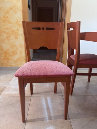 Mesa de comedor y 4 sillas