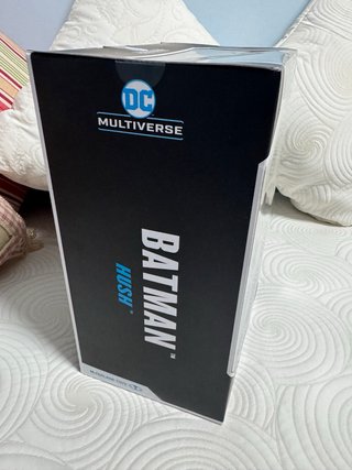 Figura DC Multiverse Batman Hush 30cm