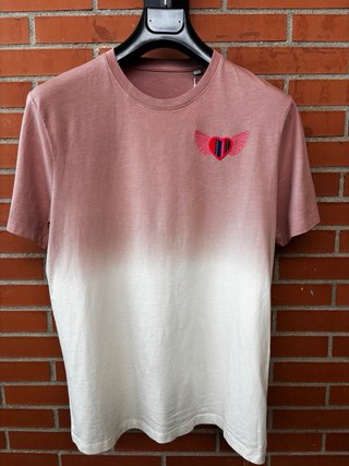 Camiseta Unisex degradada rosa/blanco con corazón