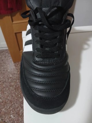Zapatillas Adidas Mundial Team Negras y Blancas
