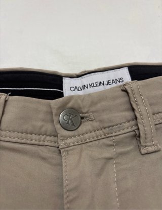 Pantalon Chino corto Calvin Klein beige