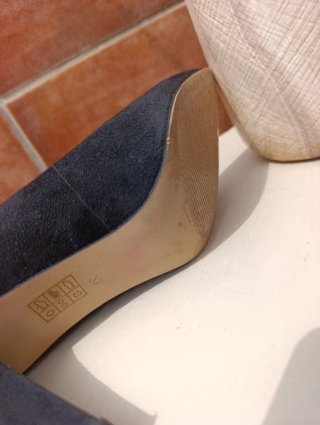 Zapatos de ante, de Guess Talla 37 Negros