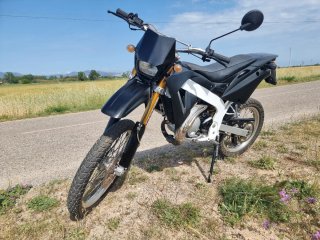 Rieju MRX 50Enduro o Supermotard dispongo 2 ruedas