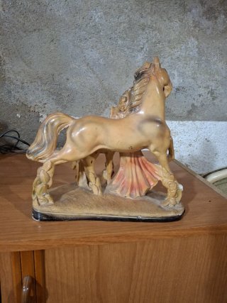 Figura mujer y caballos Made in Italy