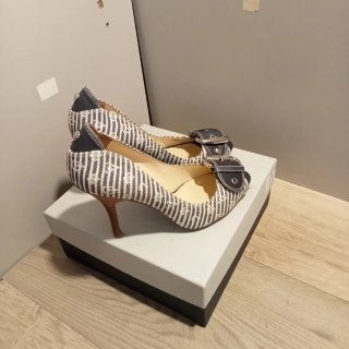 Décolleté Guess spuntate 36.5