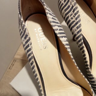 Décolleté Guess spuntate 36.5