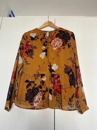Blusa floral amarilla talla 38