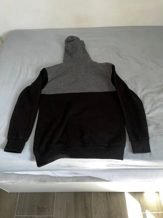 Sudadera Then gris y negra