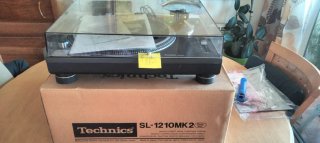 Pareja Technics SL-1200 y SL-1210 MK2