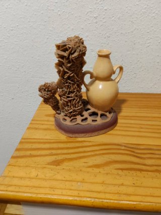 Candelabro de cerámica marrón