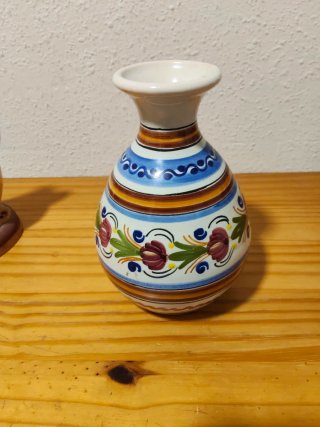Candelabro de cerámica marrón
