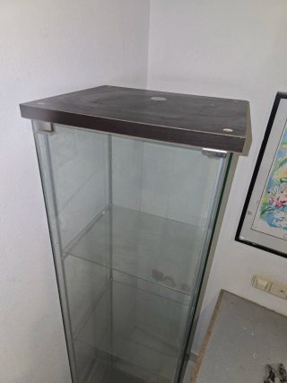 Vitrina de cristal con 4 estantes