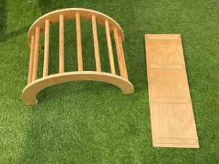 Arco de madera Montessori