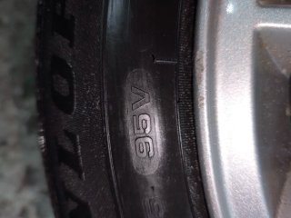 Llantas con neumáticos Volvo