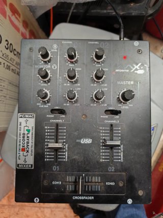 Mesa de mezclas Akiyama X1