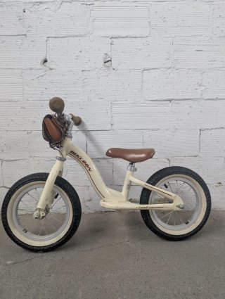 Bicicleta de equilibrio infantil