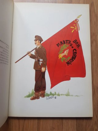 La Asturias guerrera.  Uniformes. Militar