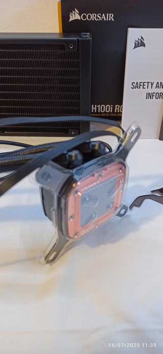 Dissipatore Liquido Corsair iCUE H100i RGB PRO XT