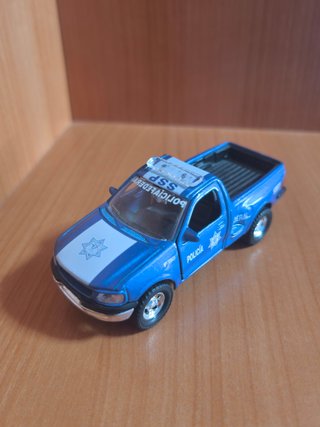 Ford F-150 Welly 1/36 Policía