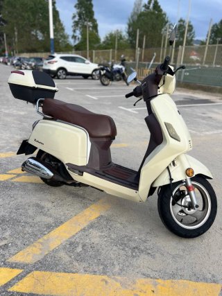 Keeway Zahara 125cc Crema y Marrón