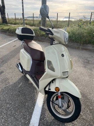 Keeway Zahara 125cc Crema y Marrón