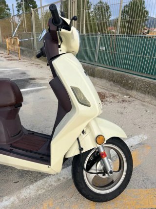 Keeway Zahara 125cc Crema y Marrón