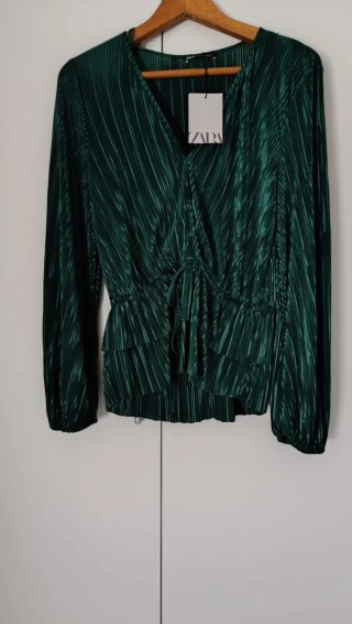 Vestido Zara verde plisado