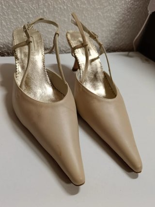 Zapatos Pronovias Beige y Dorado Talla /37/