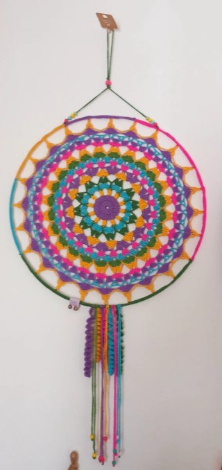Mándala de ganchillo multicolor
