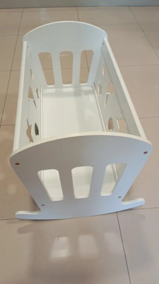 Cuna y trona de madera para juguete
