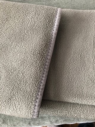 Manta acrílica 260x220 marca VS para cama de 180