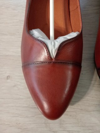 Zapatos de tacón marrones para mujer