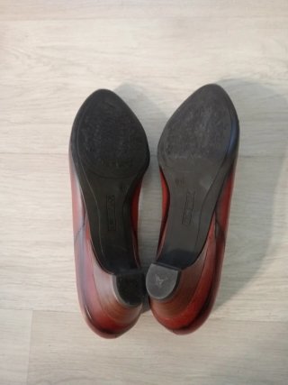 Zapatos de tacón marrones para mujer