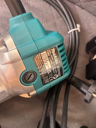 Fresadora Makita RT0702CX2J
