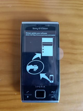 Sony Ericsson Xperia Negro + Accesorios