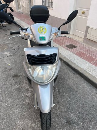 Honda HD 125 Scooter Plata