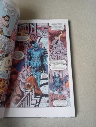 DC Comics Wonder Woman: Dioses y mortales