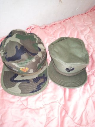 Gorras militares camuflaje y verde