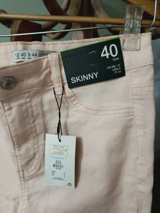 Pantalón Skinny Rosa Claro Talla 40. NUEVO