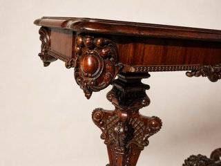 Mesa antigua madera maciza tallada