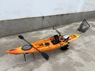 Kayak de pesca Majestic 4,10