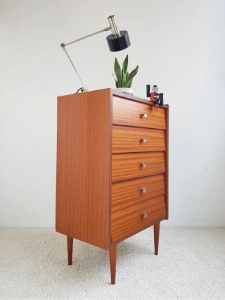 Cómoda alta Mid Century. Francia 60s.