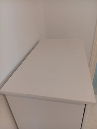 Armario bajo de madera blanco