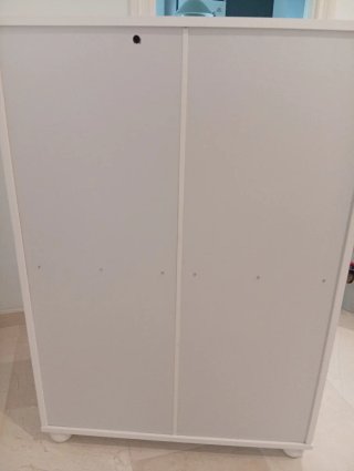 Armario bajo de madera blanco
